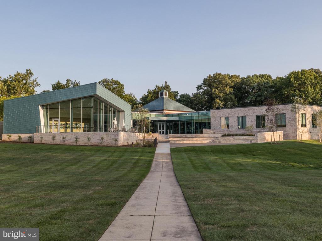 9439 STONEWALL ROAD