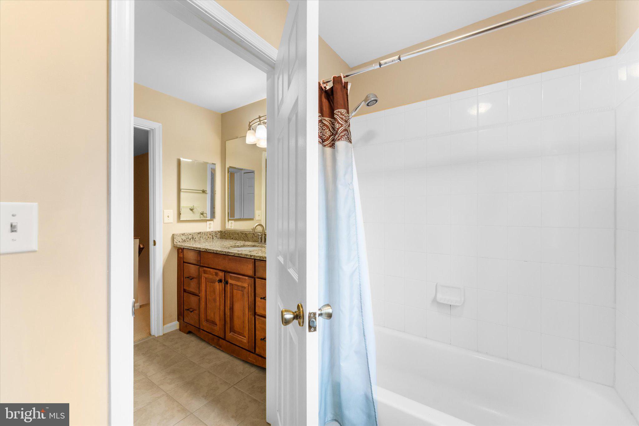 10140 FOREST HILL CIRCLE