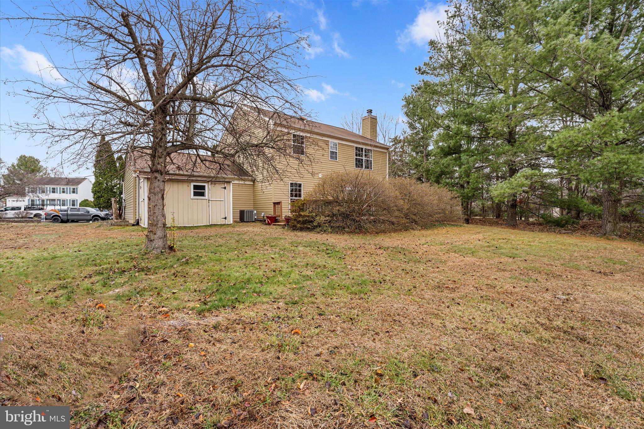 10140 FOREST HILL CIRCLE