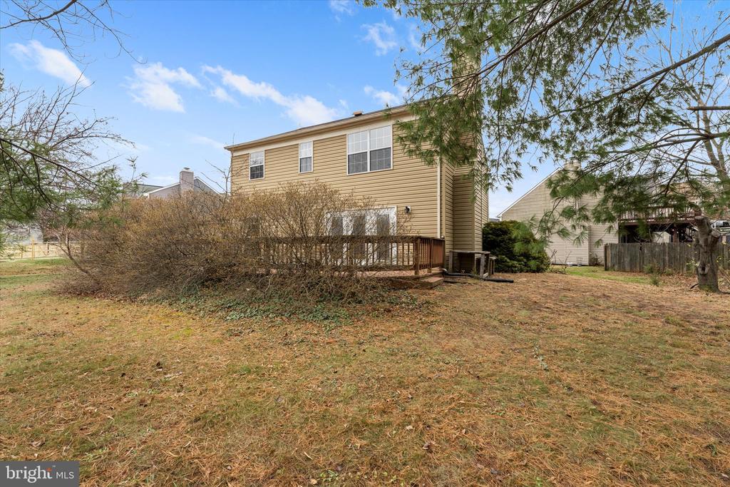 10140 FOREST HILL CIRCLE