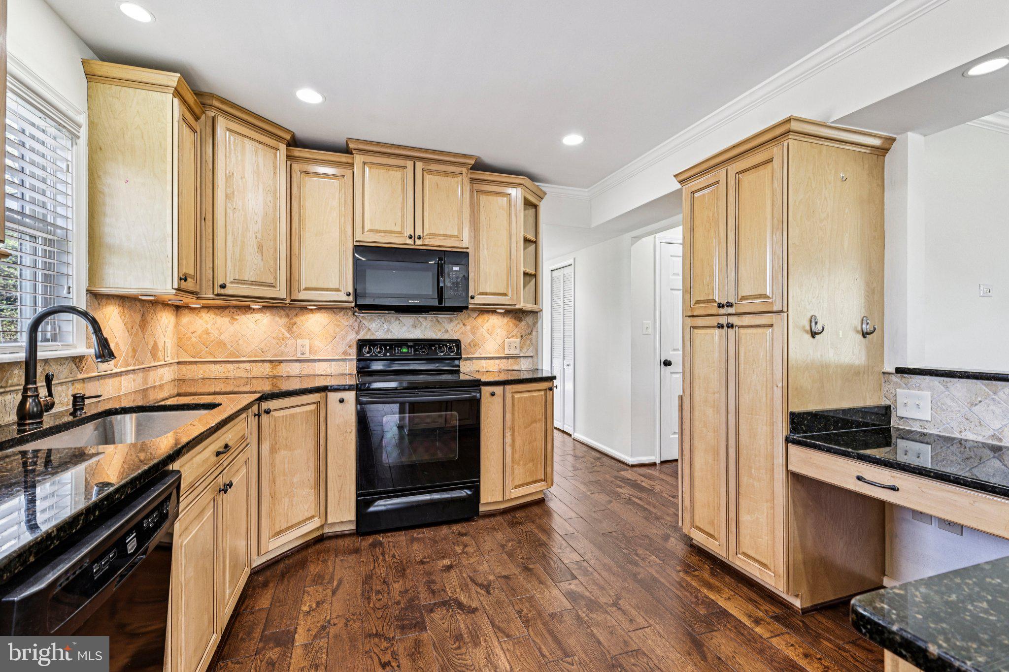 9255 GARNET COURT