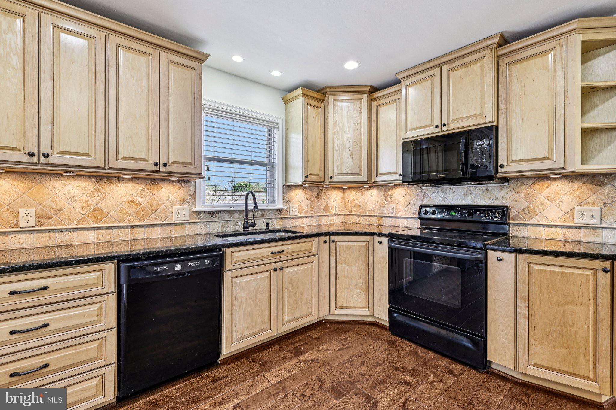 9255 GARNET COURT