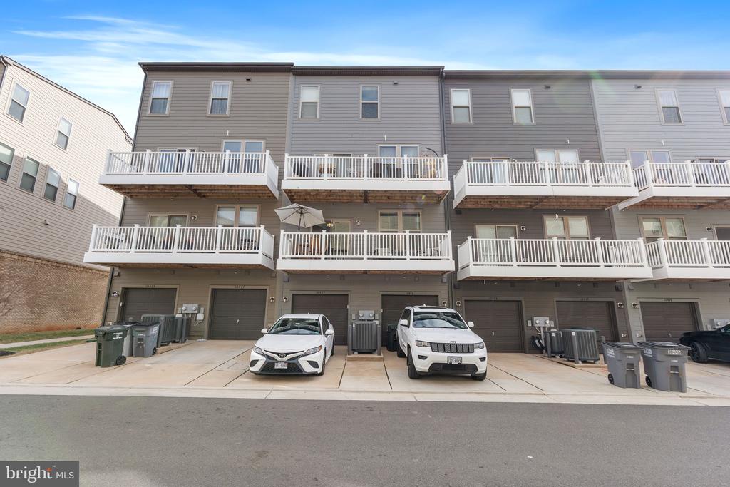 10439 RATCLIFFE TRAIL