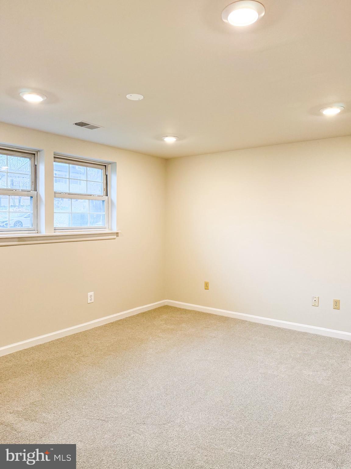 9212 LANDGREEN STREET