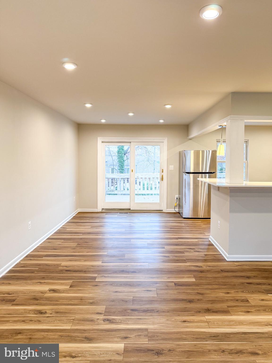 9212 LANDGREEN STREET