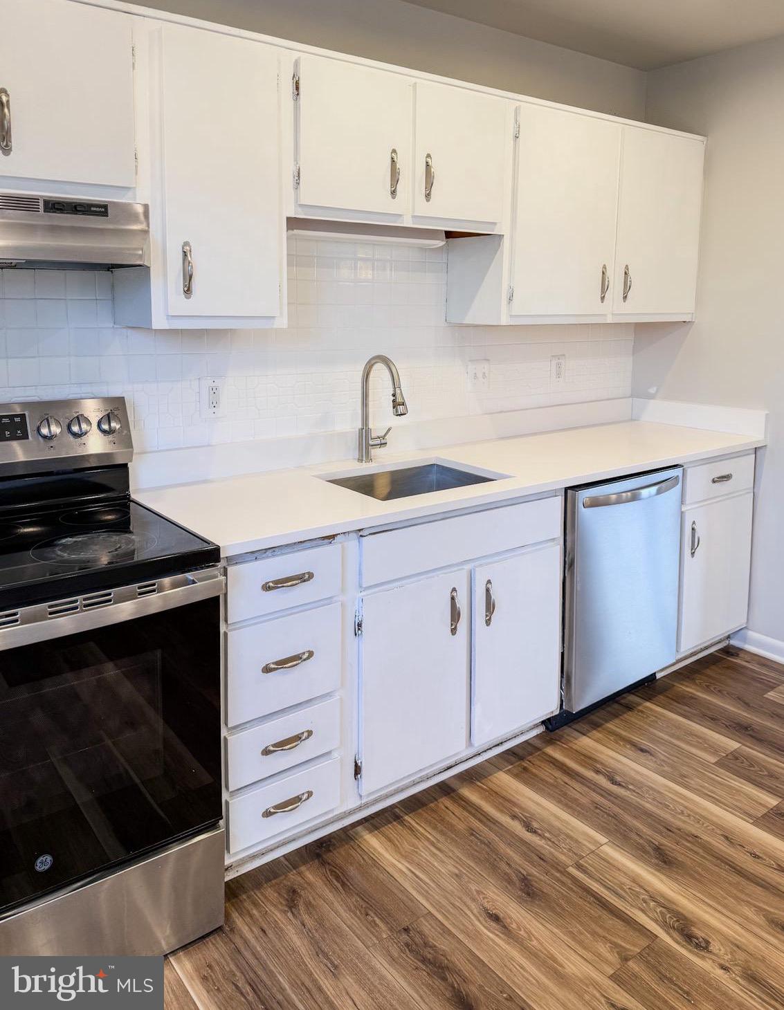 9212 LANDGREEN STREET