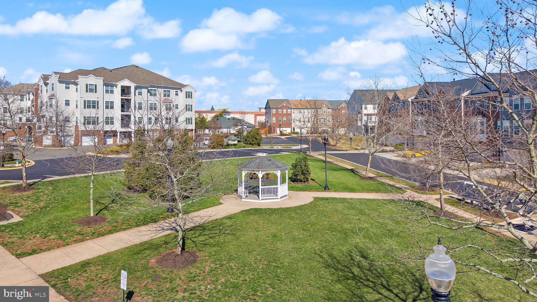 10226 FOUNTAIN CIRCLE