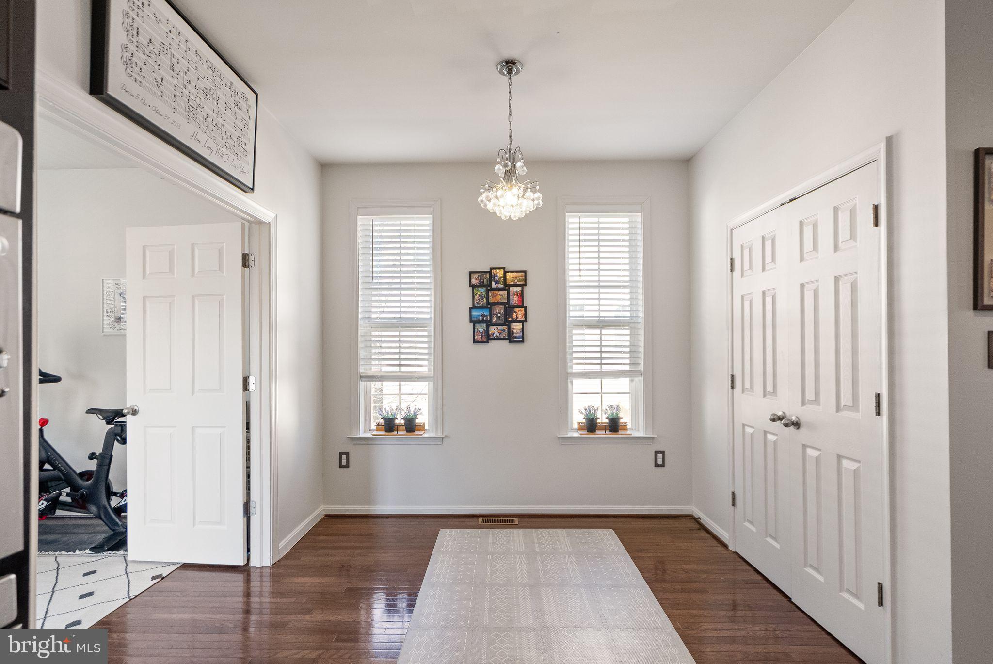 10226 FOUNTAIN CIRCLE