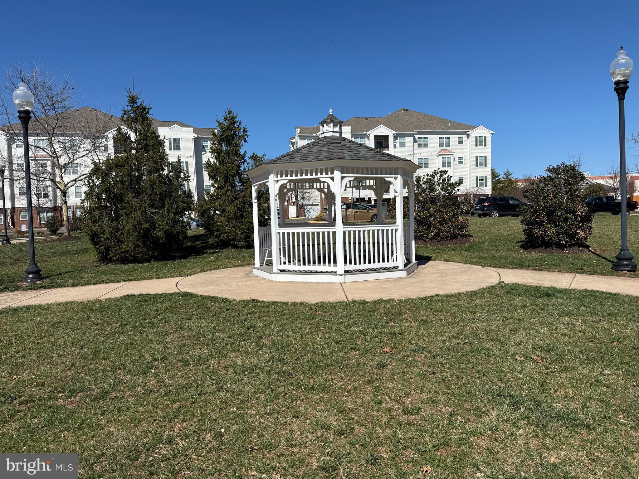 10226 FOUNTAIN CIRCLE