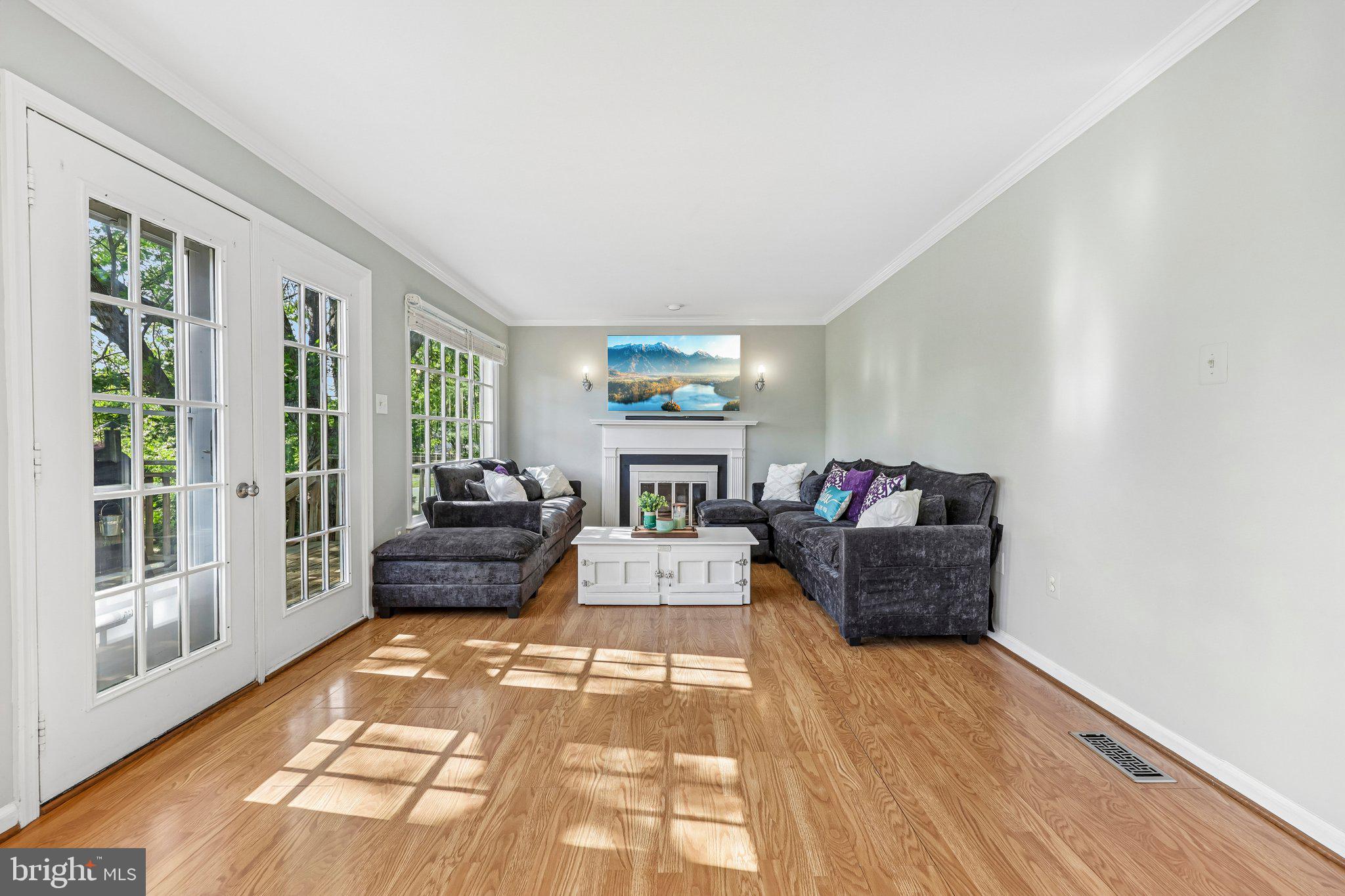 9368 DAHLIA COURT