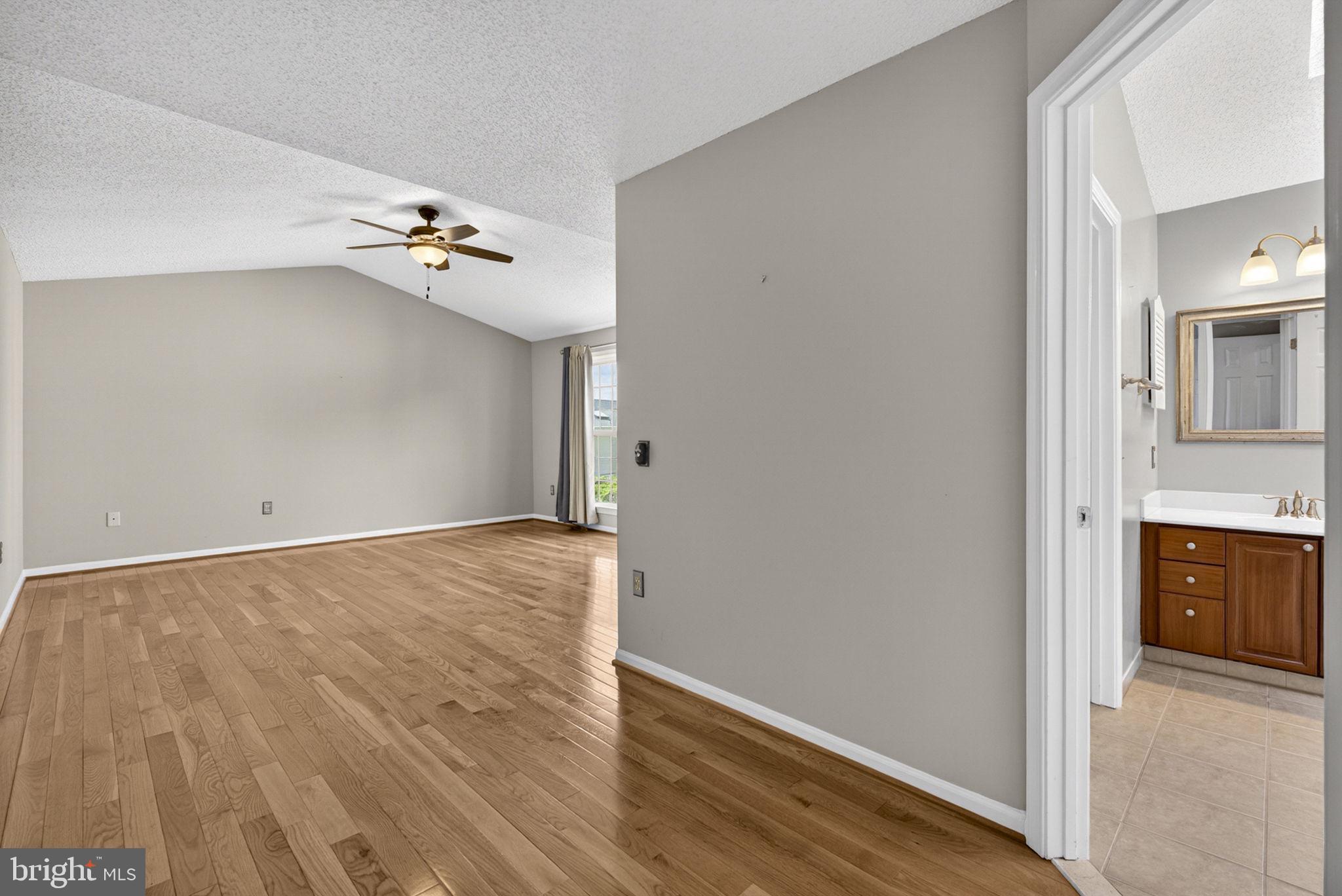 9516 OAKENSHAW DRIVE