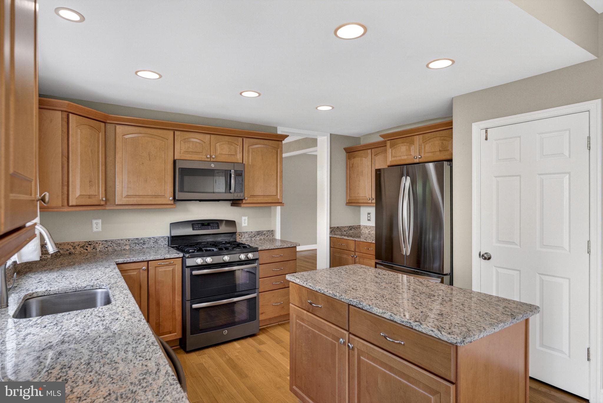 9516 OAKENSHAW DRIVE