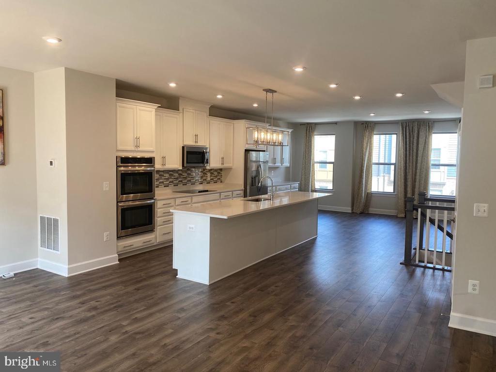 10587 RATCLIFFE TRL