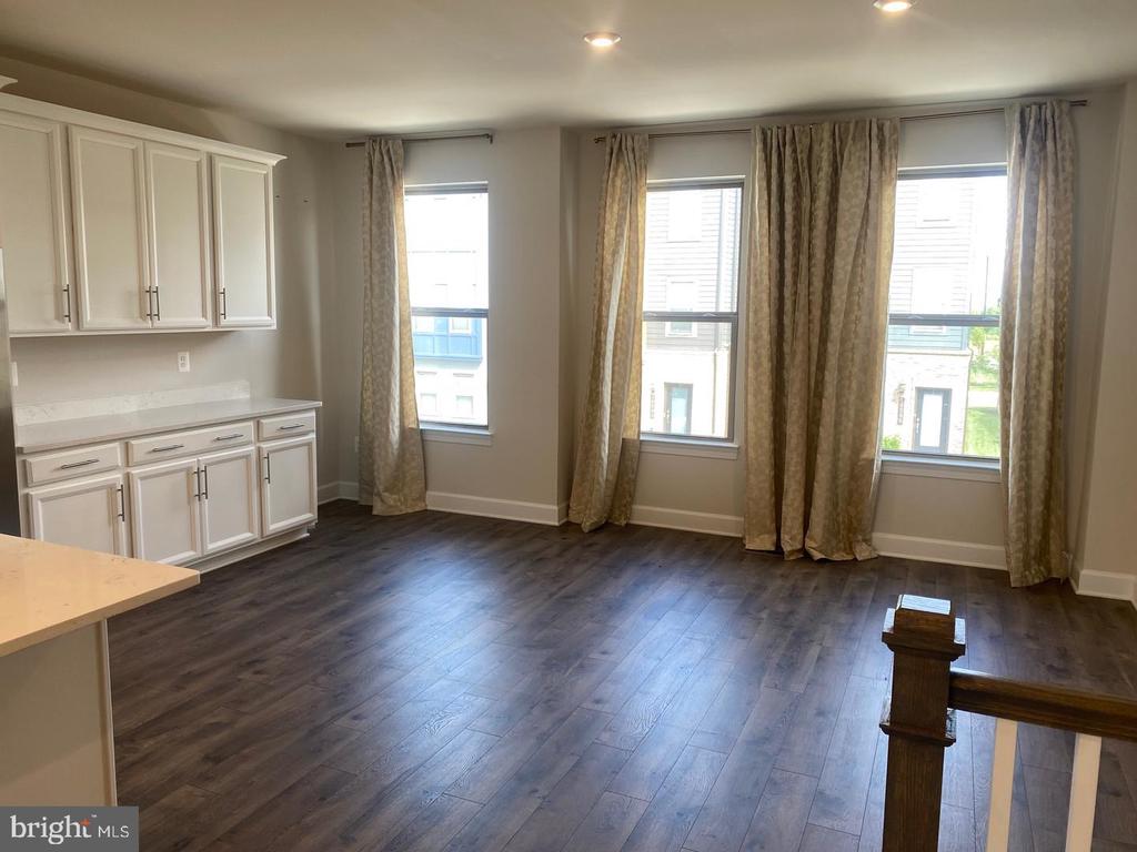 10587 RATCLIFFE TRL