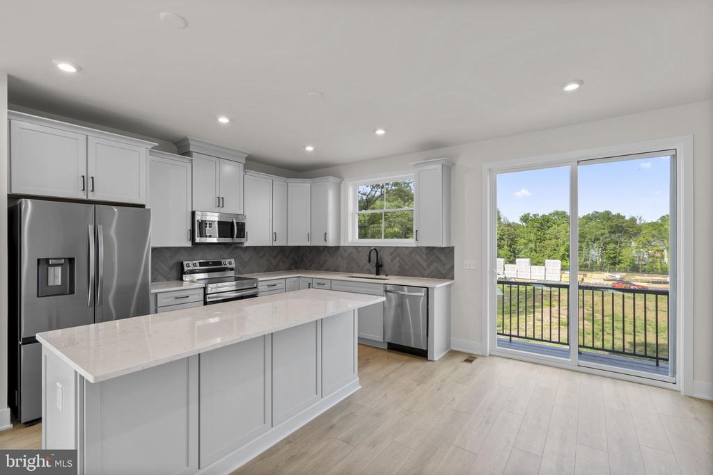 2 GRANT AVENUE Unit: TAYLOR 28-R2