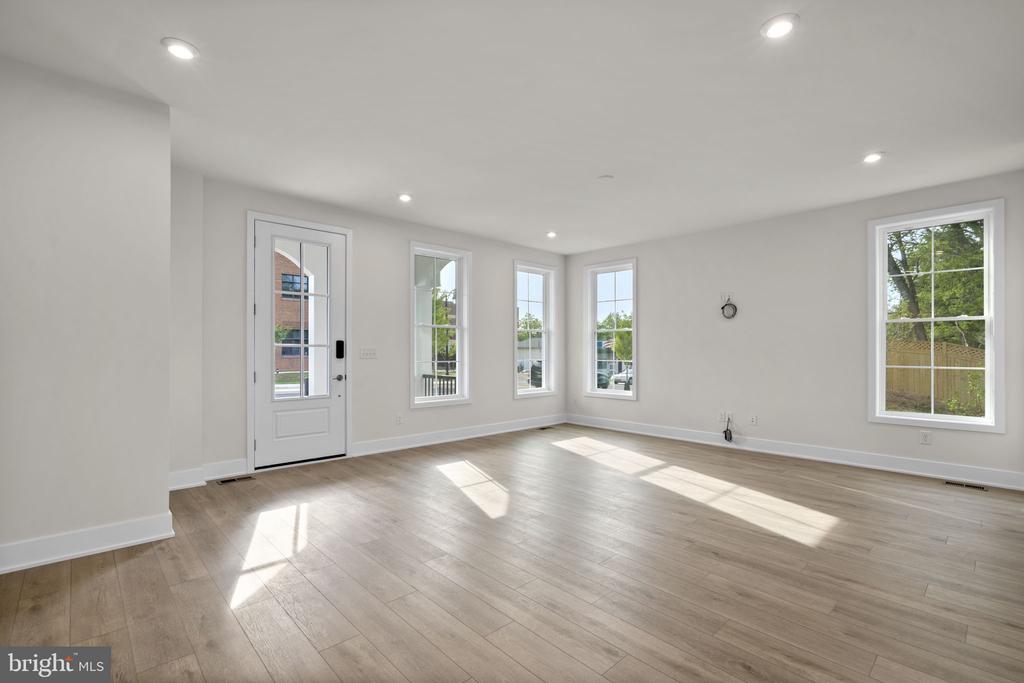 2 GRANT AVENUE Unit: TAYLOR 28-R2