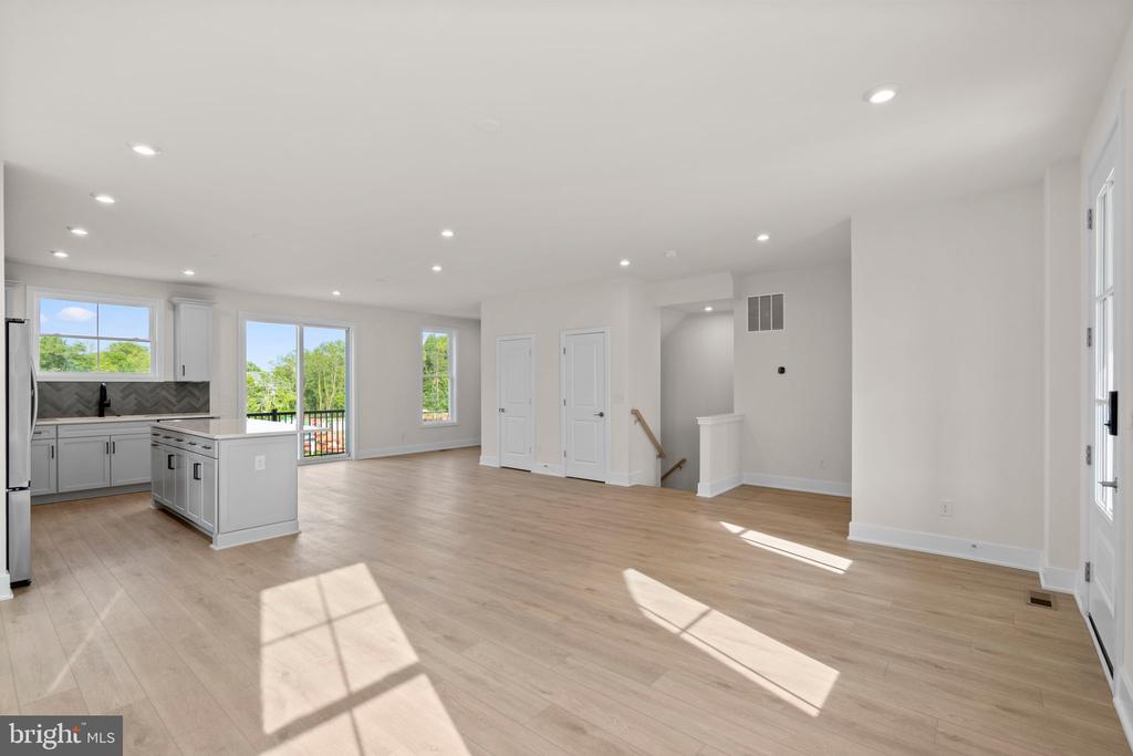 2 GRANT AVENUE Unit: TAYLOR 28-R2