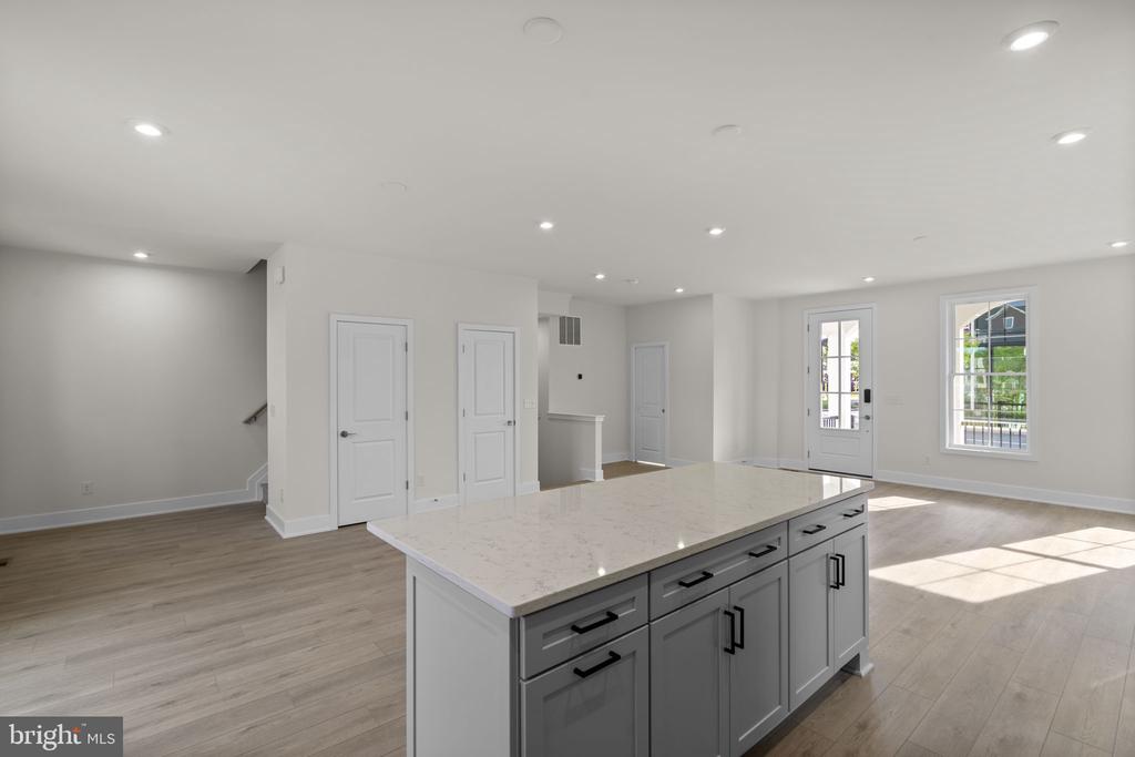 2 GRANT AVENUE Unit: TAYLOR 28-R2