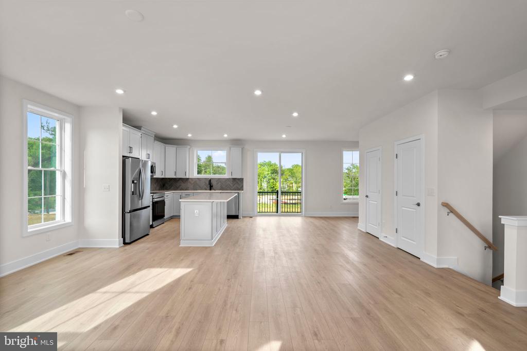 2 GRANT AVENUE Unit: TAYLOR 28-R2