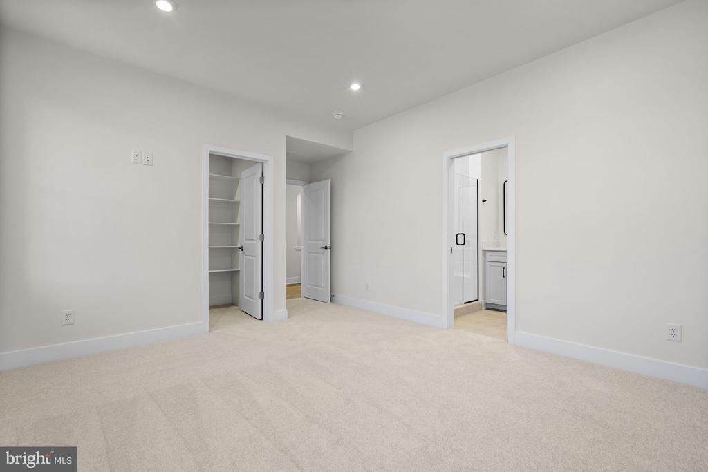 2 GRANT AVENUE Unit: TAYLOR 28-R2