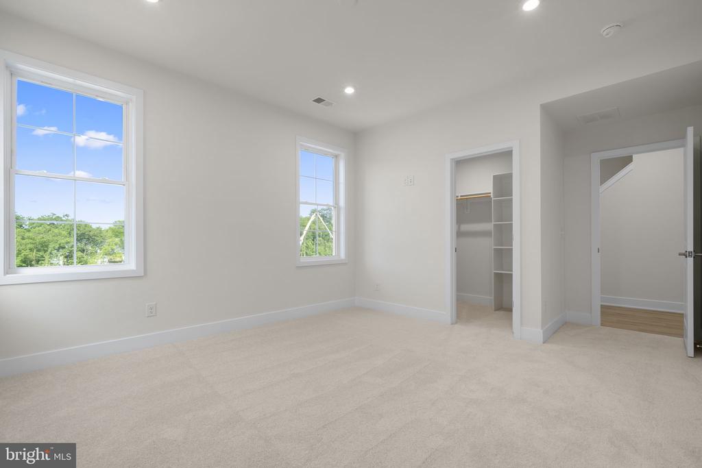 2 GRANT AVENUE Unit: TAYLOR 28-R2