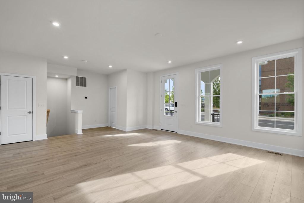 2 GRANT AVENUE Unit: TAYLOR 28-R2
