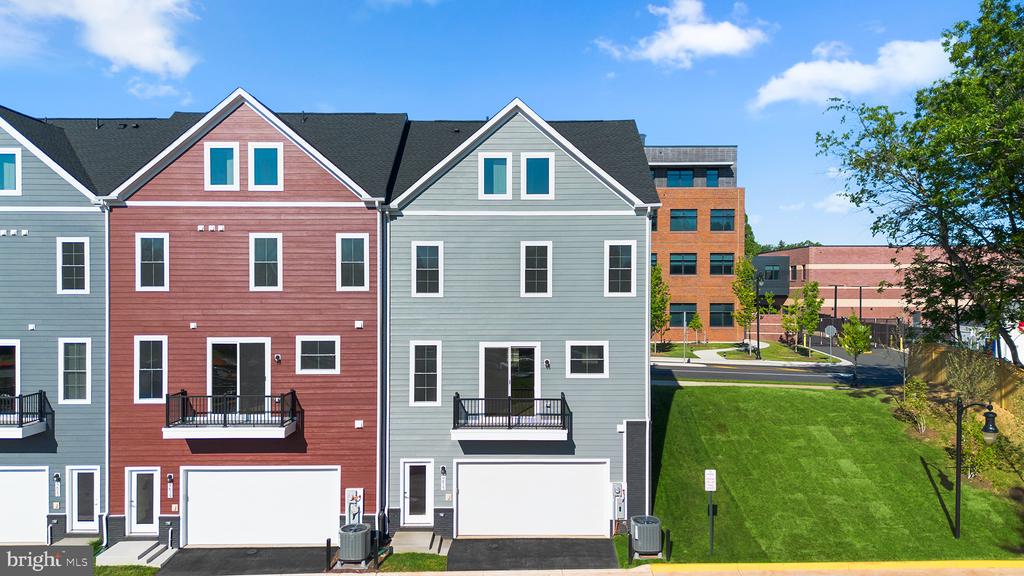 2 GRANT AVENUE Unit: TAYLOR 28-R2