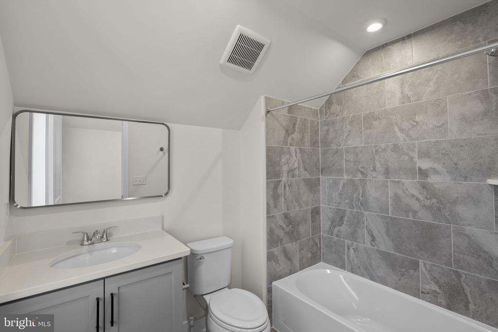 2 GRANT AVENUE Unit: TAYLOR 28-R2