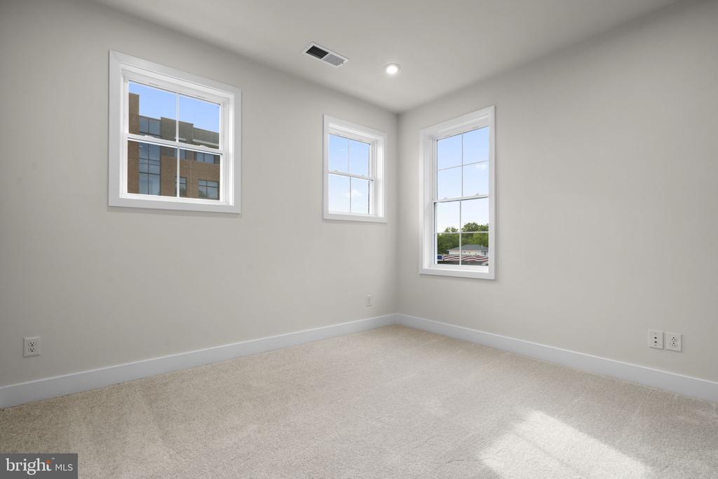 2 GRANT AVENUE Unit: TAYLOR 28-R2