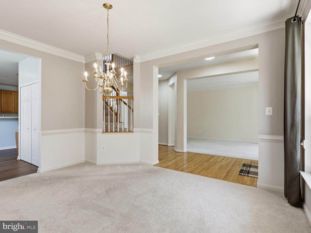 9477 BANKHEAD DRIVE