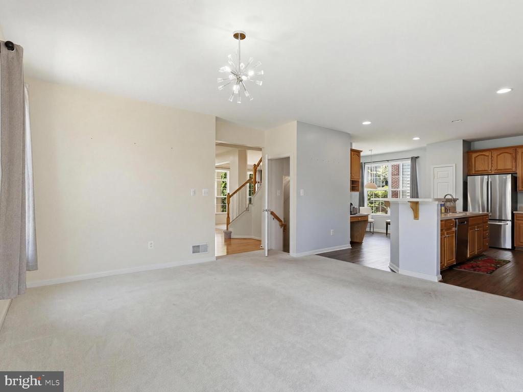 9477 BANKHEAD DRIVE