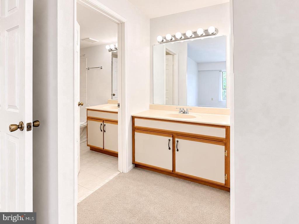 9553 BATTERY HEIGHTS BOULEVARD Unit: 202