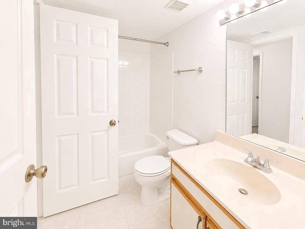 9553 BATTERY HEIGHTS BOULEVARD Unit: 202