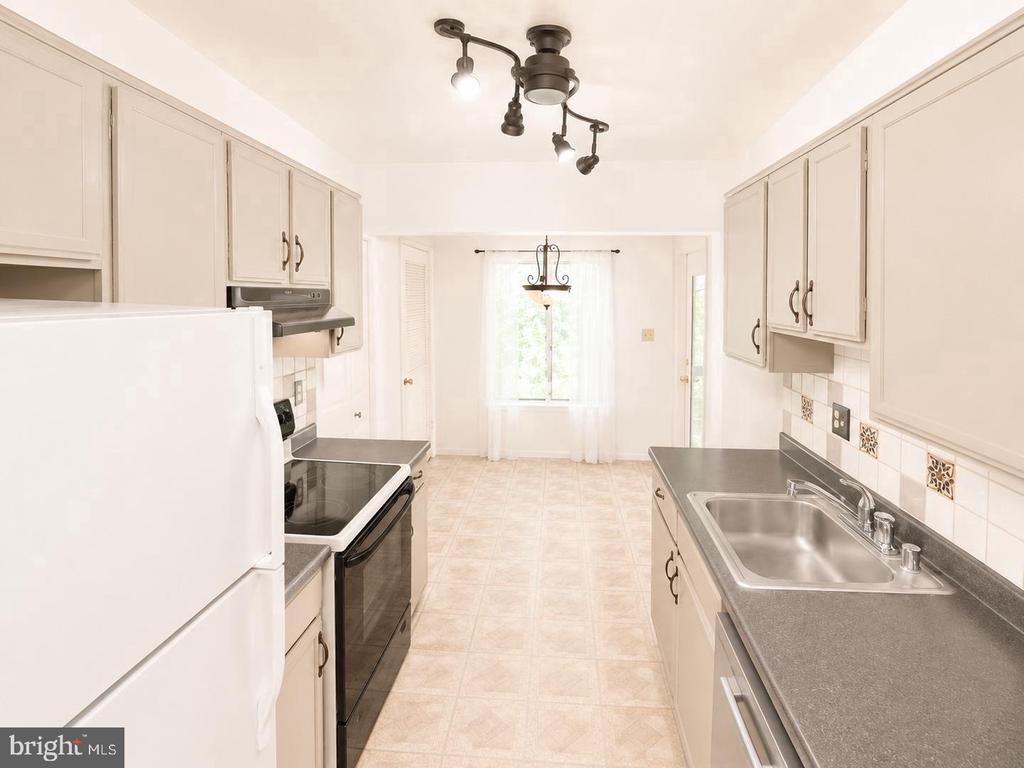 9553 BATTERY HEIGHTS BOULEVARD Unit: 202