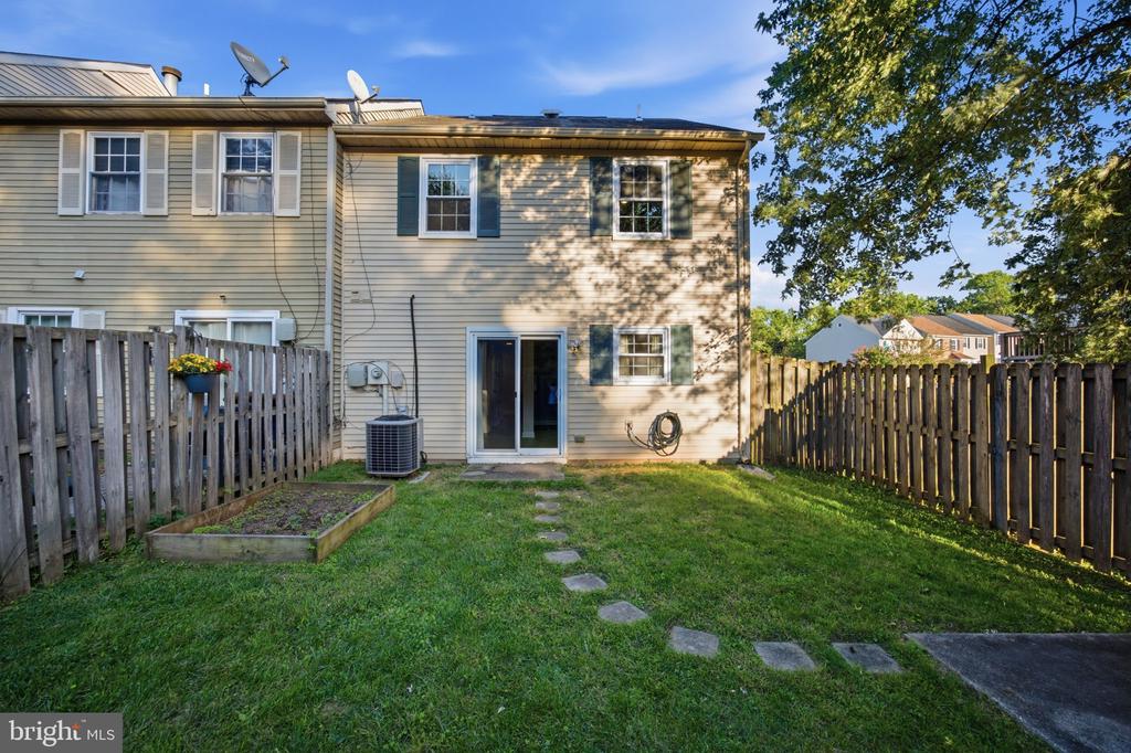 8650 POINT OF WOODS DRIVE