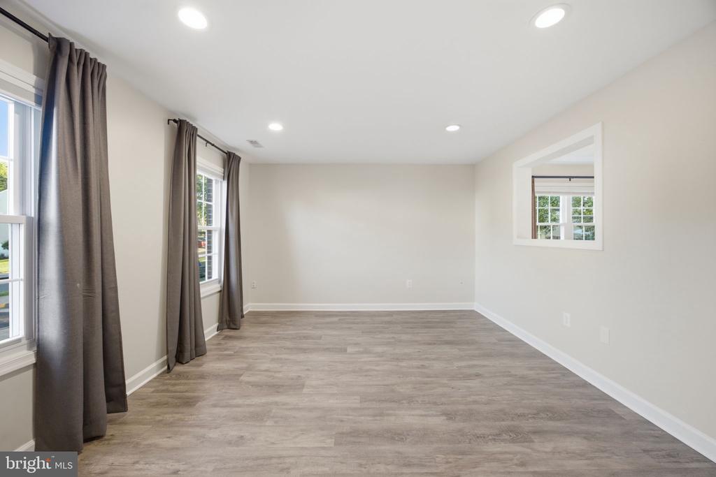 8650 POINT OF WOODS DRIVE