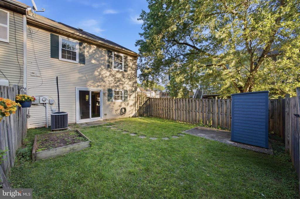 8650 POINT OF WOODS DRIVE