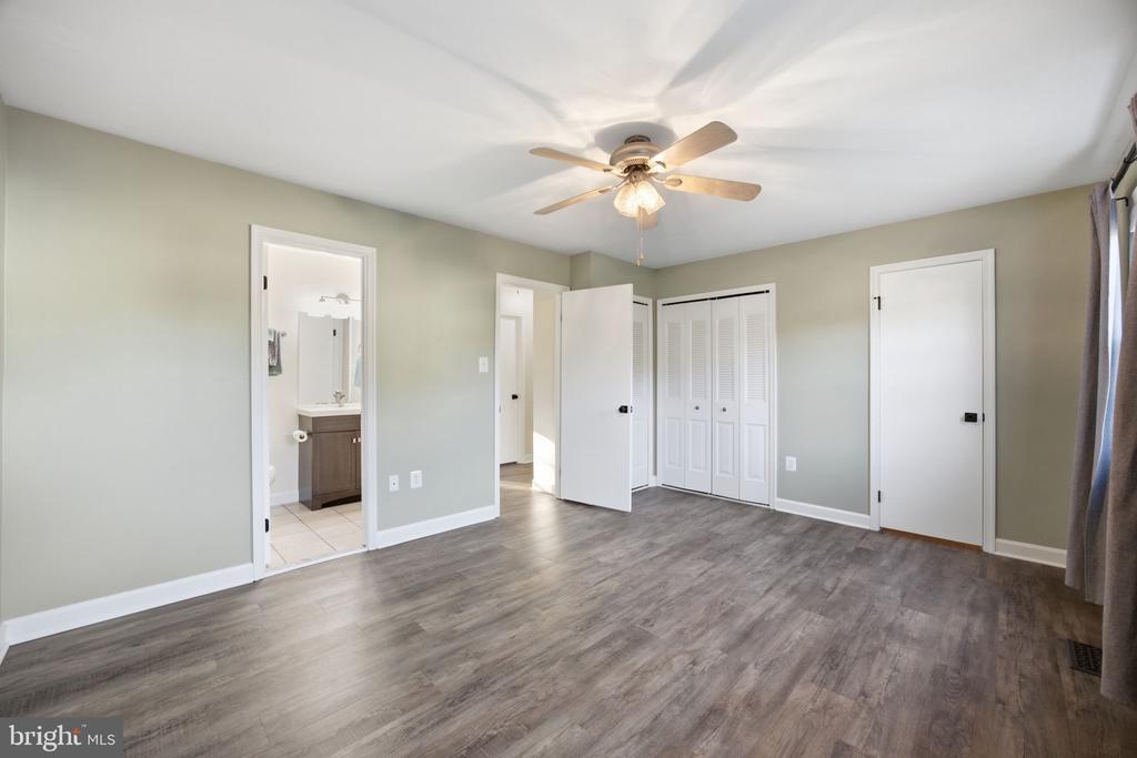 8650 POINT OF WOODS DRIVE