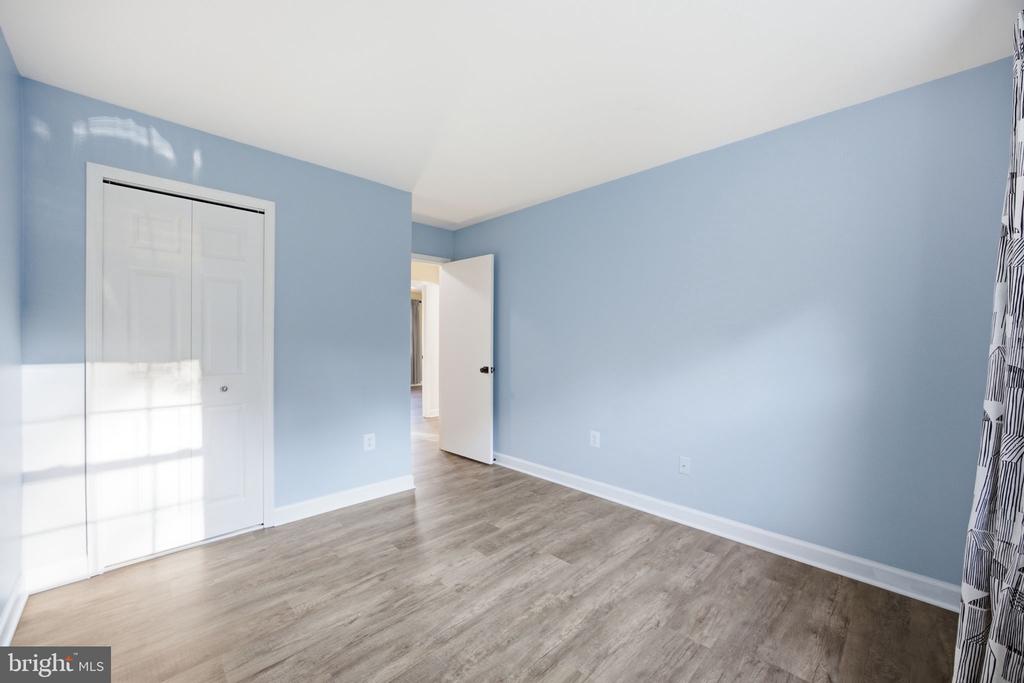 8650 POINT OF WOODS DRIVE