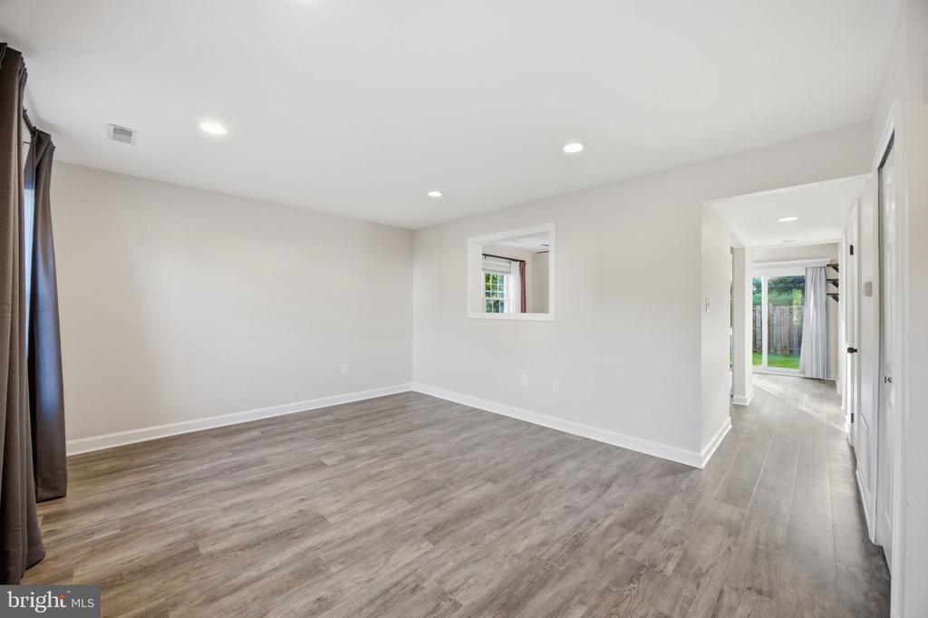 8650 POINT OF WOODS DRIVE