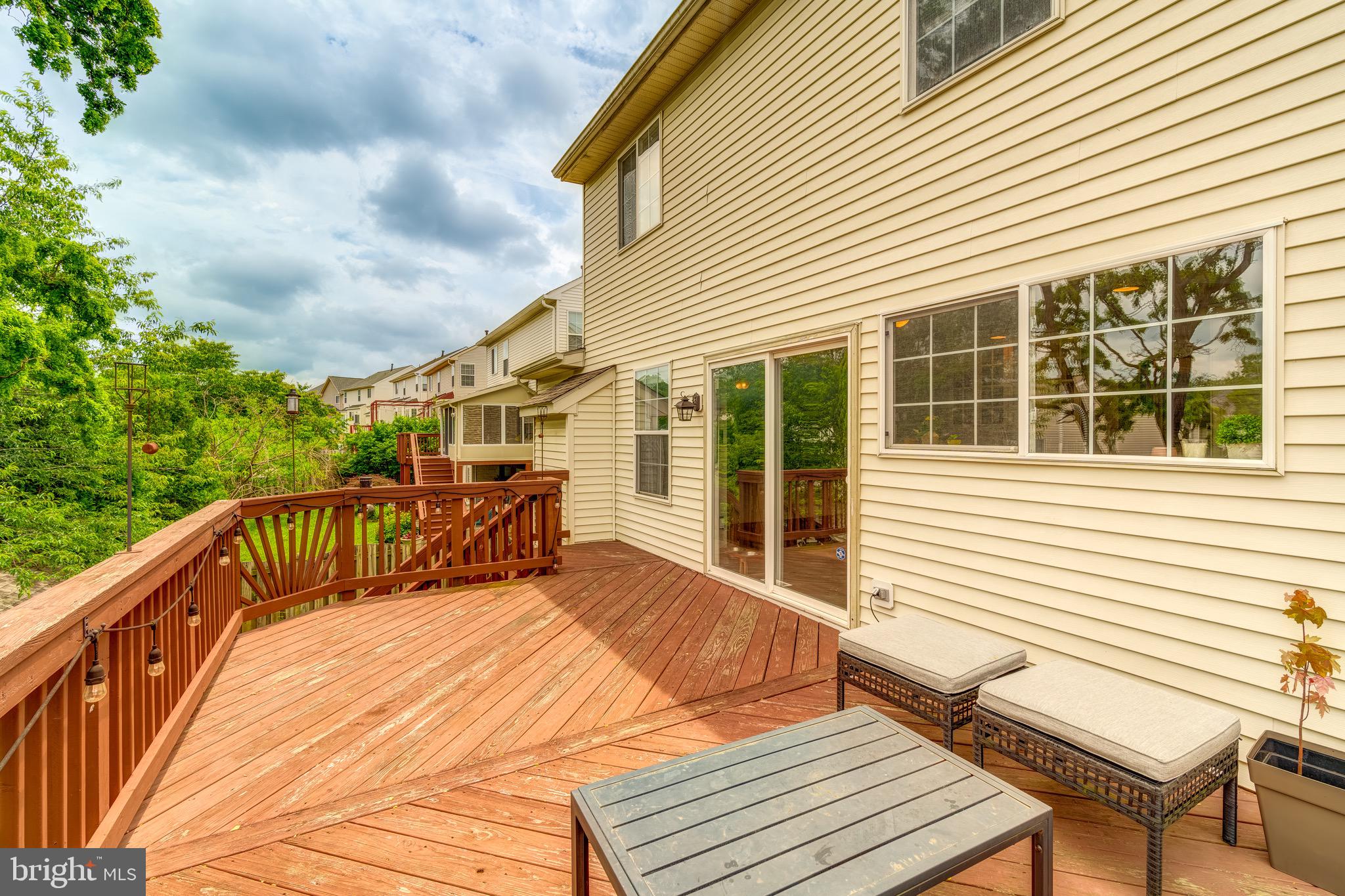 9403 Sonia Ct