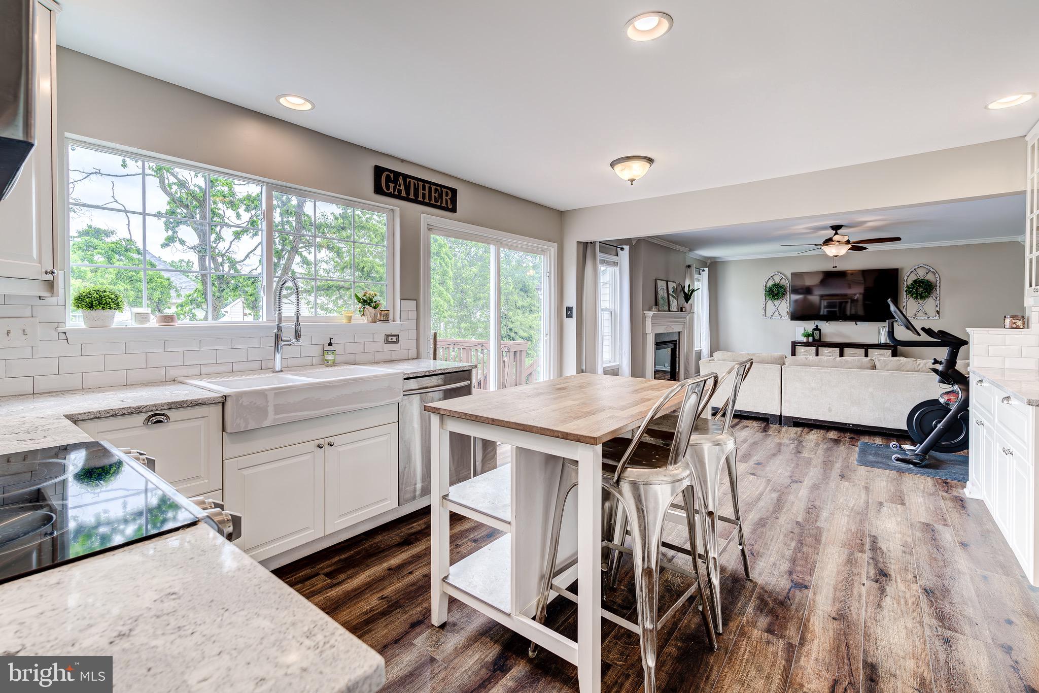 9403 Sonia Ct