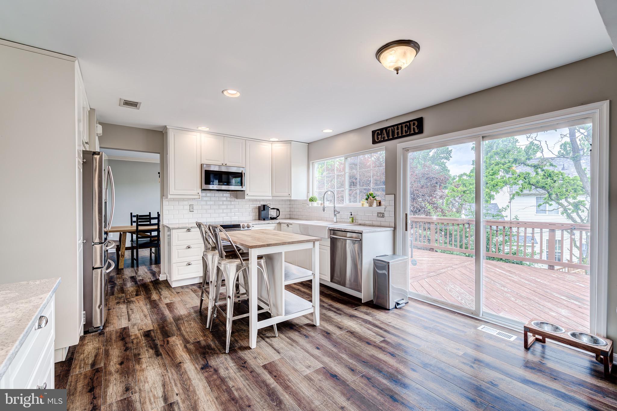 9403 Sonia Ct