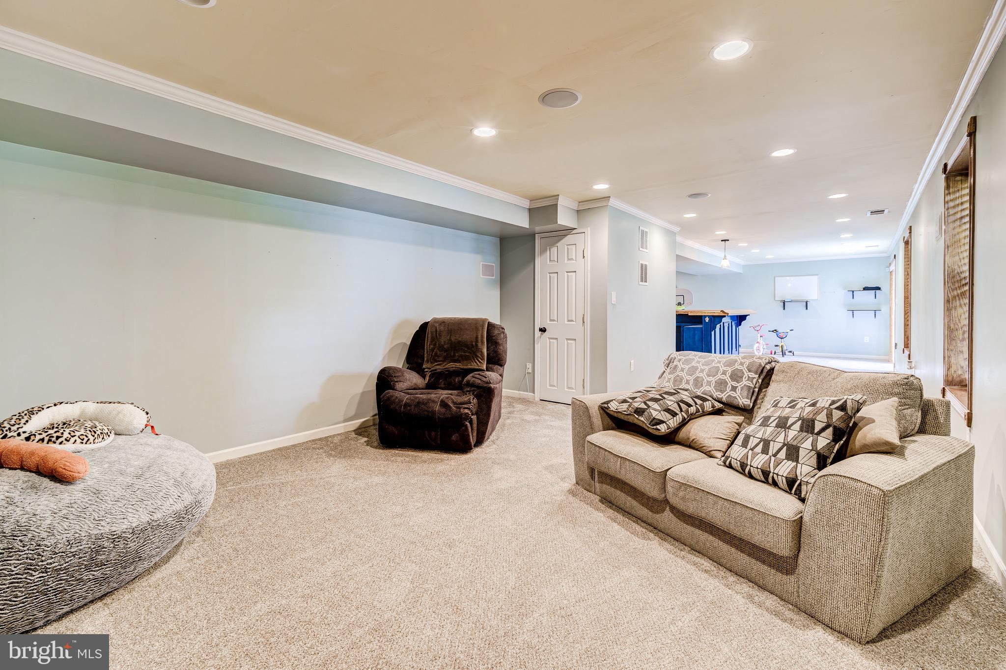 9403 Sonia Ct