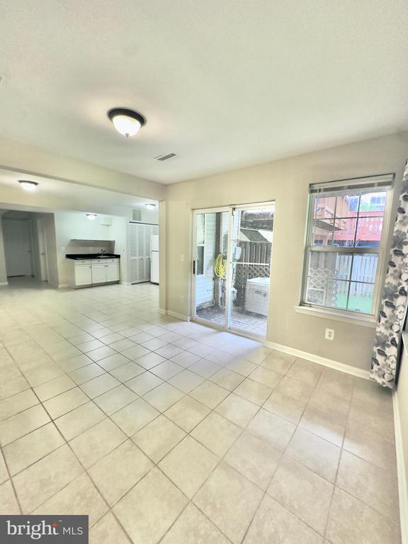 9464 BLACK HAWK CT