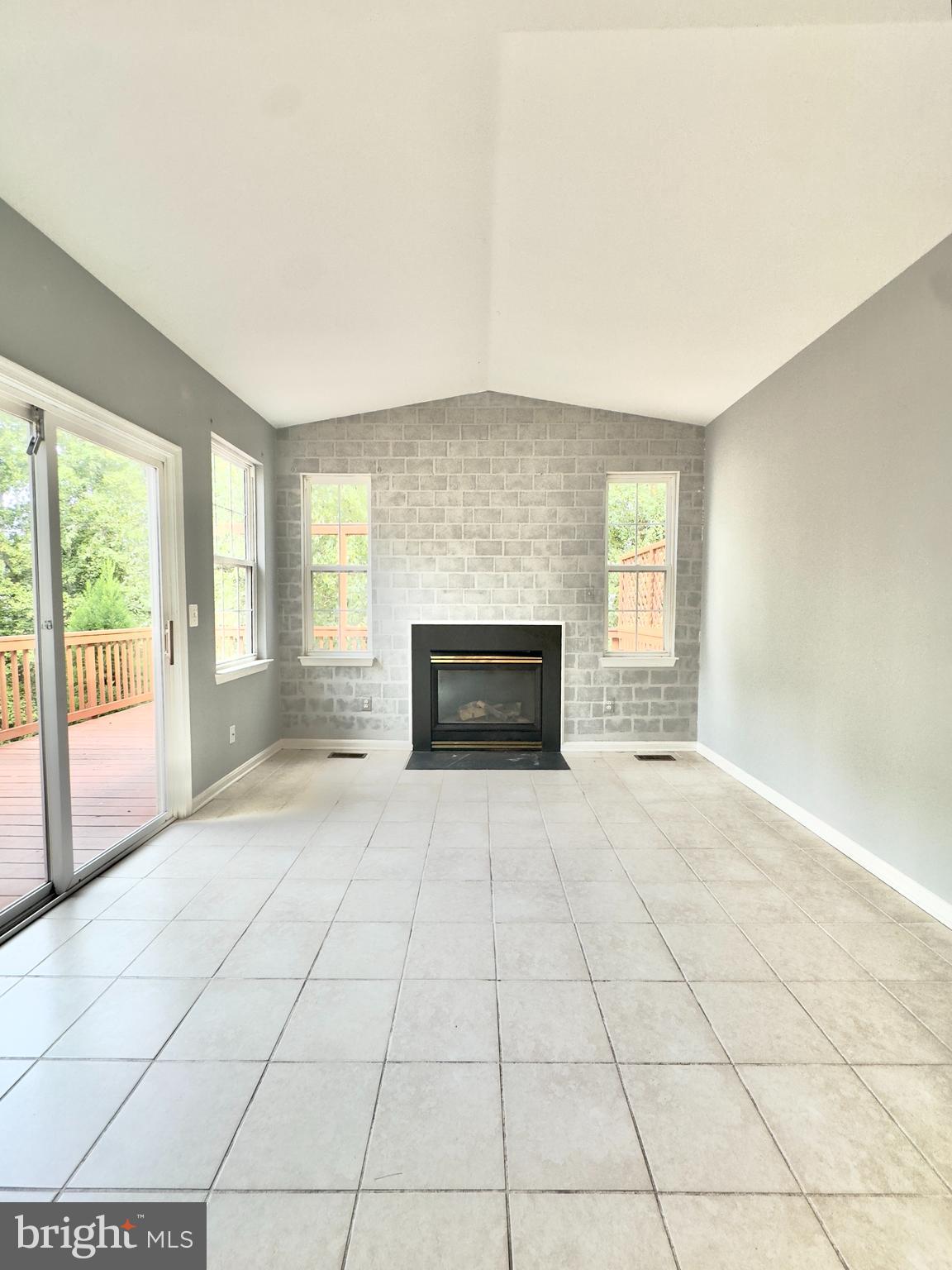 9464 BLACK HAWK CT