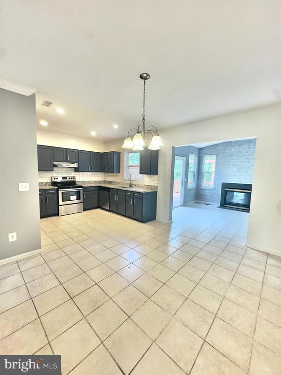 9464 BLACK HAWK CT
