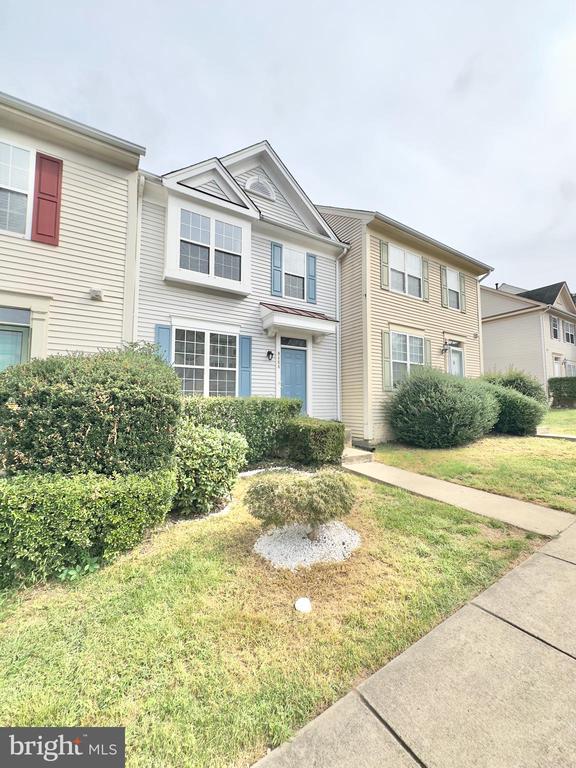 9464 BLACK HAWK CT