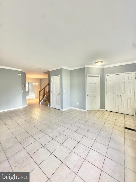 9464 BLACK HAWK CT