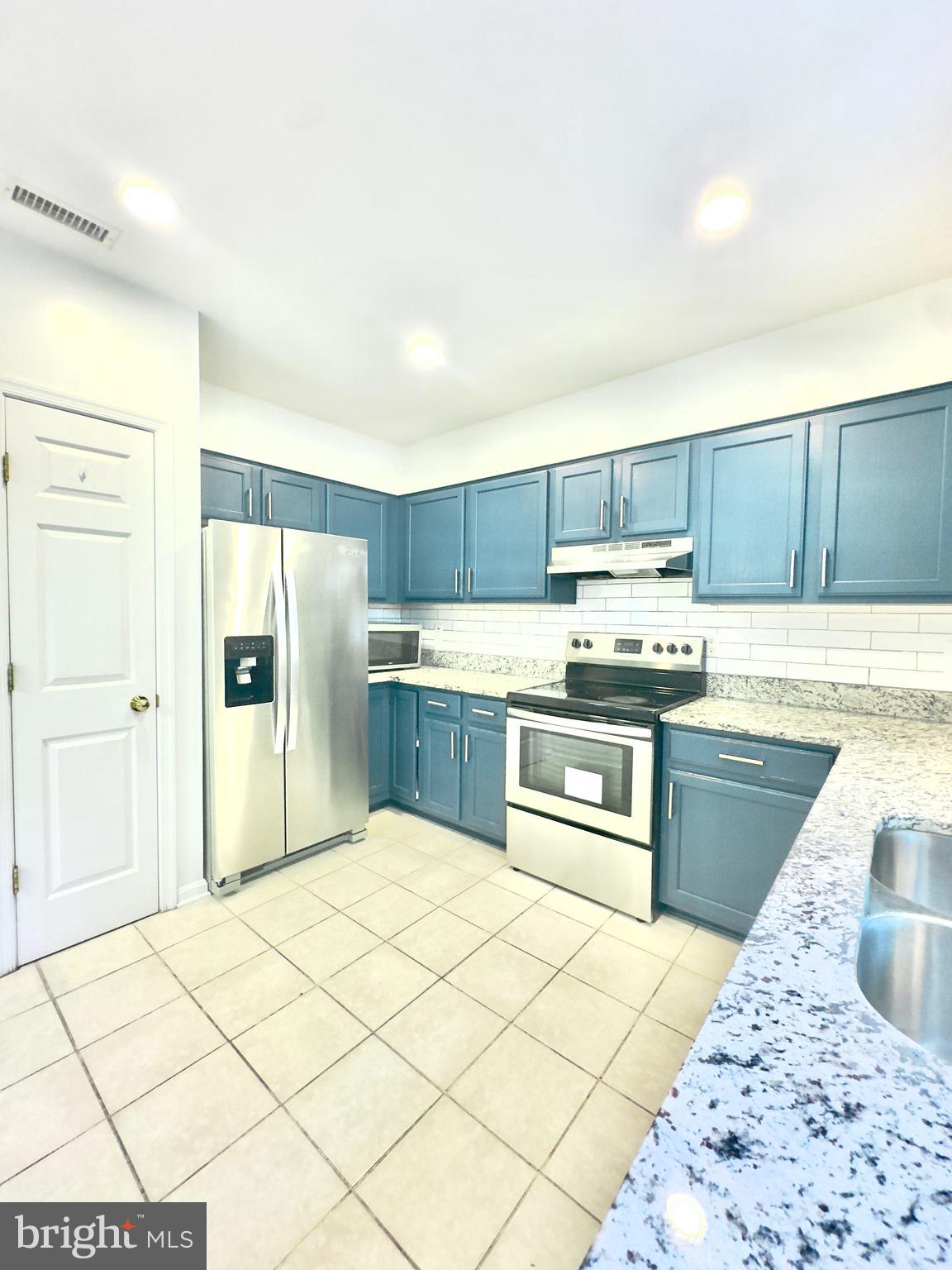 9464 BLACK HAWK CT